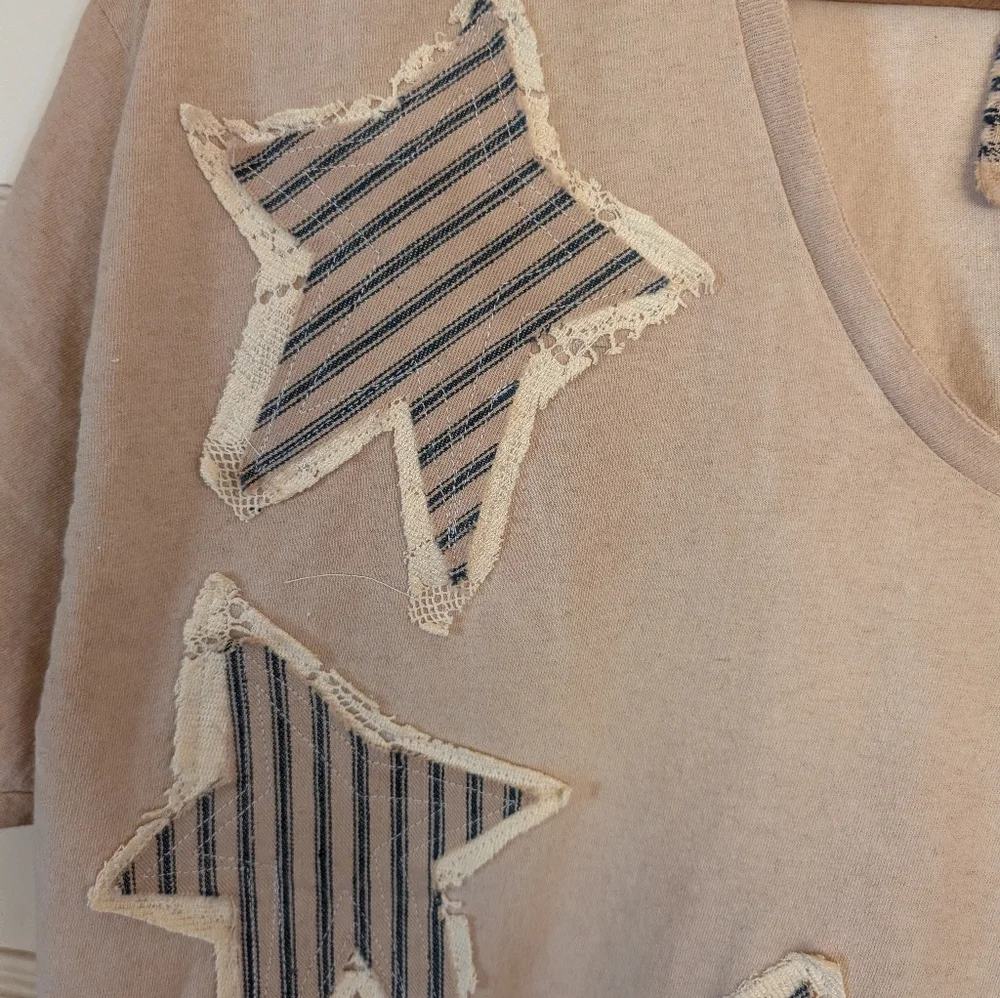 Upcycled tea-dyed tee shirt w stars & lace, Hippie Boho Whimsical HANDMADE ITEM - Picture 3 of 8